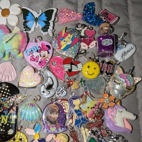 Large Mixed Pendant/Jewelry Findings Lot 5411 - Picture 5 of 5